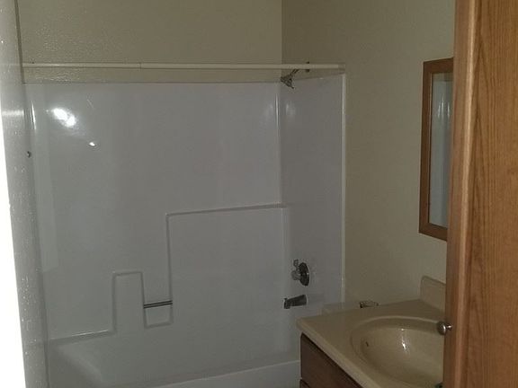 5th image of 13801 Yukon Ave APT 32