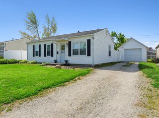 925 Fairview Dr, Marion, IA 52302