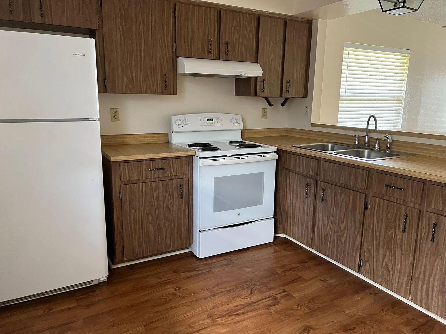 2 bed, 800 sqft, $1,250 — Photo 4