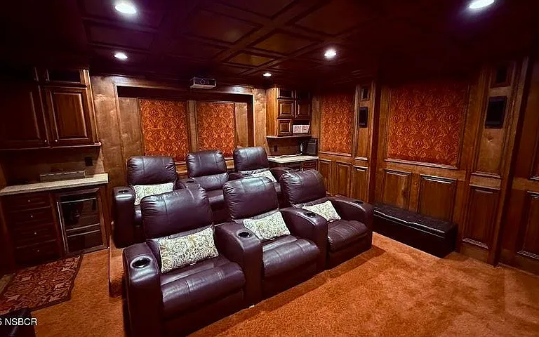 4379 Foxburrow Ct — Photo 7