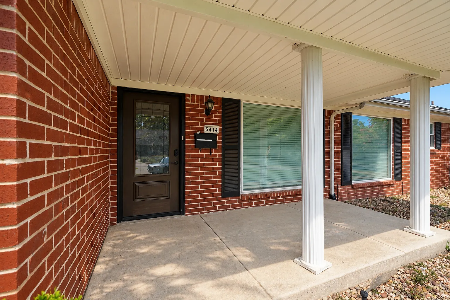 2 bed, 1817 sqft, $1,950 — Photo 2