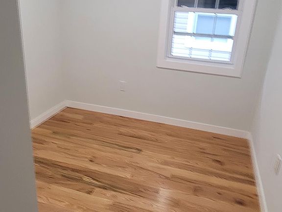 4th image of 1010 E 86th St #2