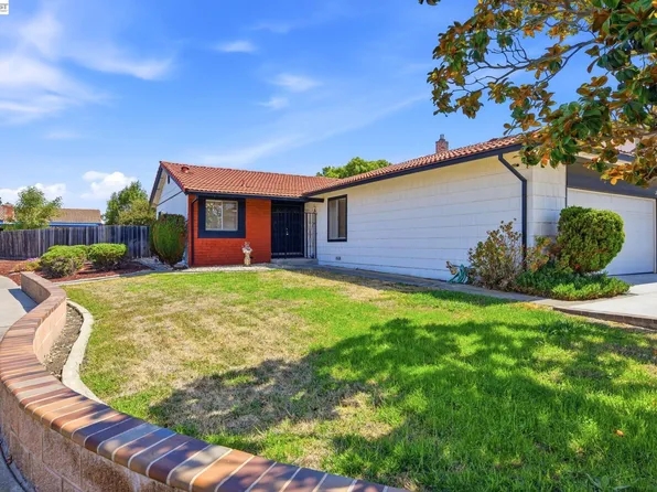 2467 Hibiscus Dr, Hayward, CA 94545