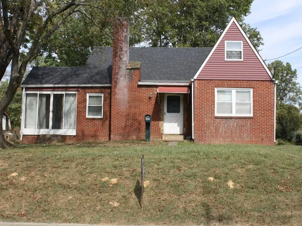 206 E Poplar St, Albion, IL 62806