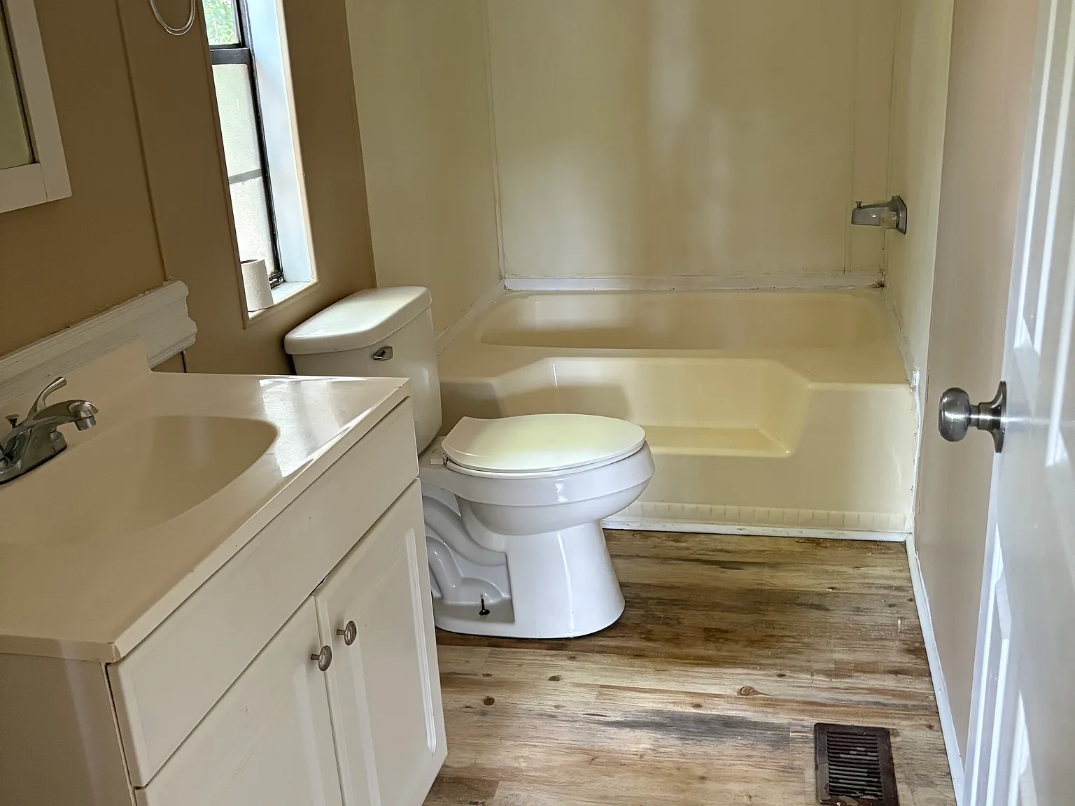 4 bed, 1536 sqft, $1,300 — Photo 4