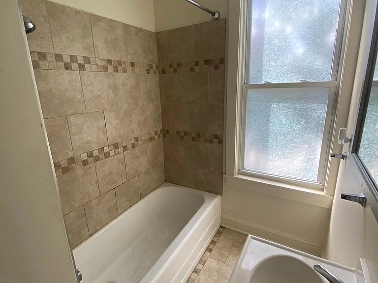 11 Johnson St #B — Photo 9