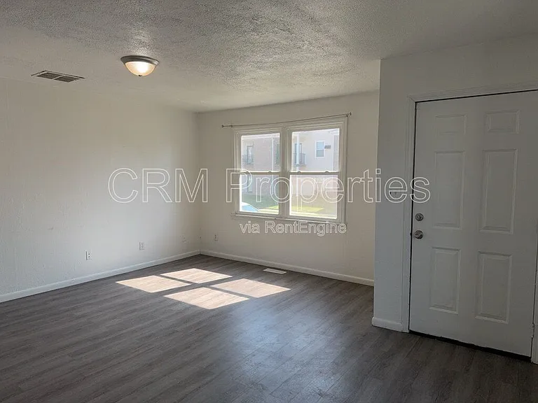 1411 N Courtland Ave — Photo 4