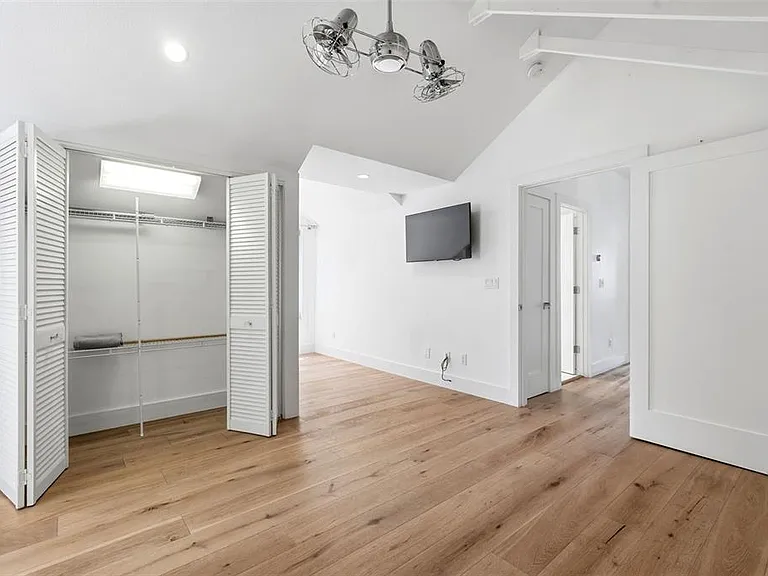 141 Giralda Blvd NE — Photo 50