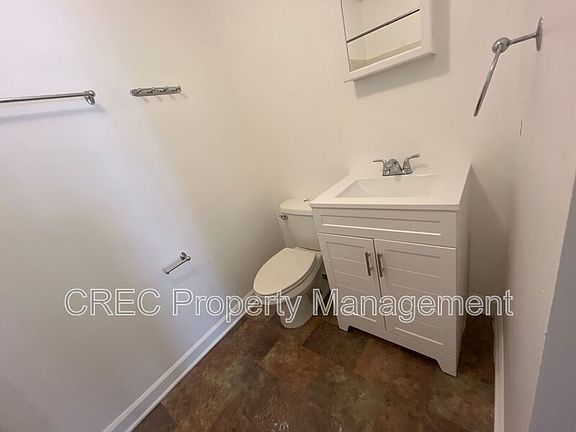 5th image of 126 Alexander St APT B