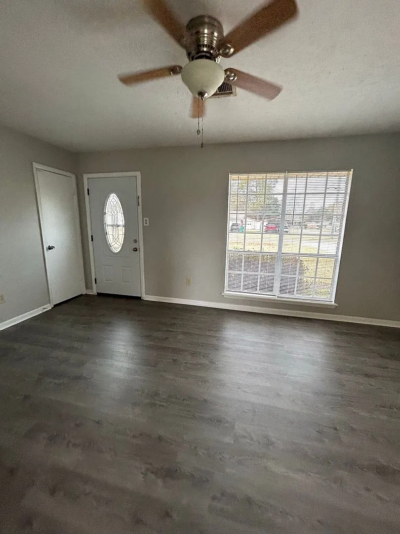 3 Bed, 1 Bath in Millbrook — Photo 2