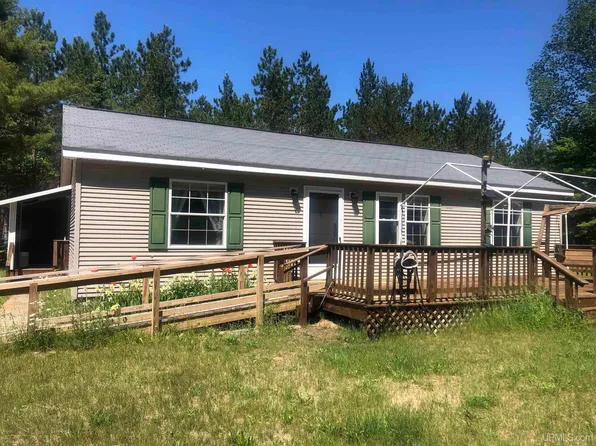 N2765 Sleeping Bear Dr, Munising, MI 49862