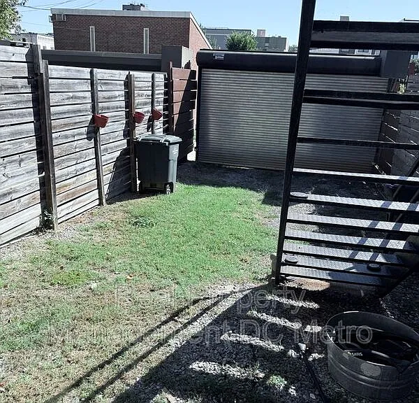 1447 Holbrook St NE — Photo 16