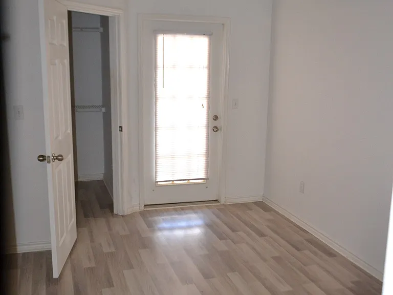 4323 Bayside Village Dr #206 — Photo 6