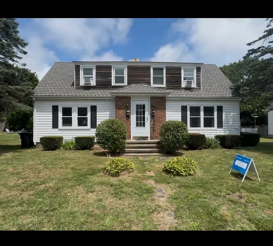 2 bed, 835 sqft, $2,100 — Photo 1