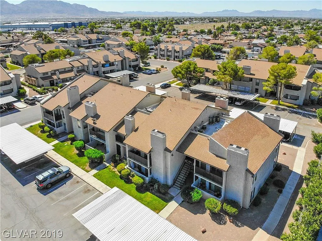 1 bed, 1.5 bath, 862 sqft, $1,100 — Photo 1
