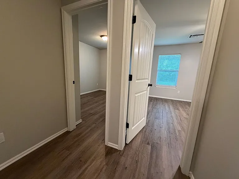 404 Chalk Hill Ct — Photo 28