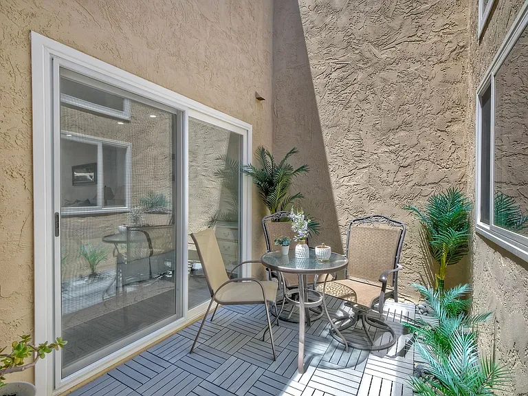 1237 Granada Way — Photo 5