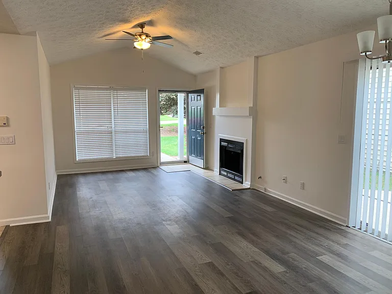 4269 Tenneyson Ln — Photo 3