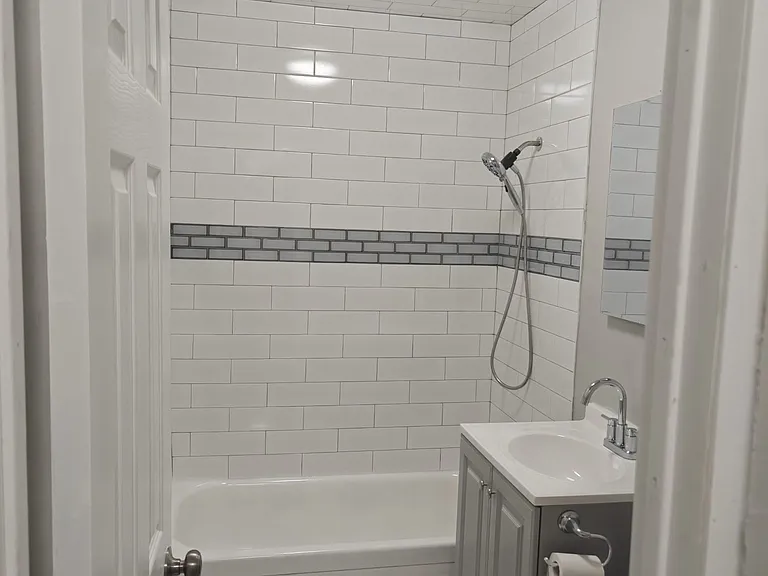 436 W Division St #3 — Photo 15