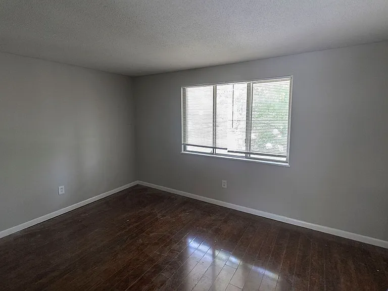1309 N Golf Blvd #B — Photo 5