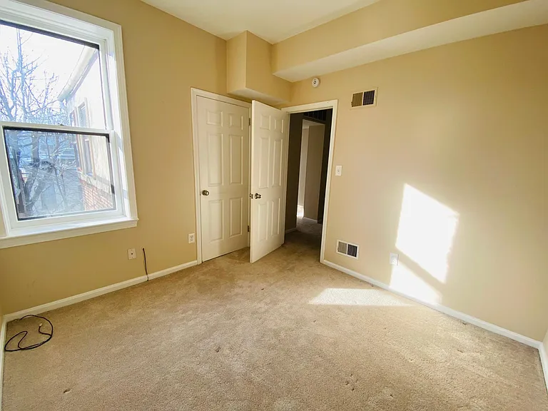 108 13th St NE #B — Photo 16