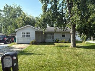 523 W Arlington Ln, Crete, IL 60417