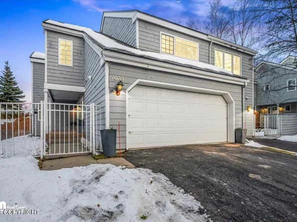 10711 Commodore Dr, Anchorage, AK 99507