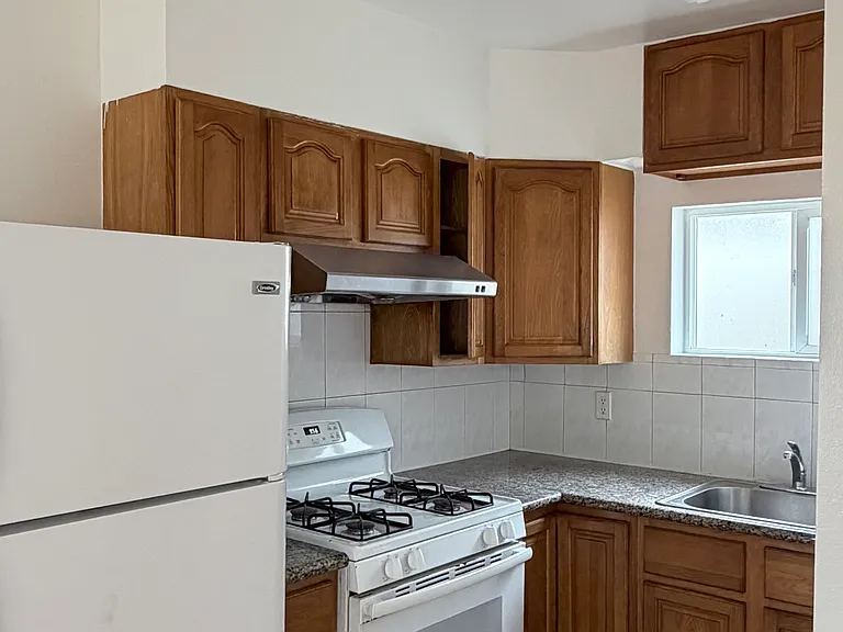 64 Los Olivos Ave #4A — Photo 3