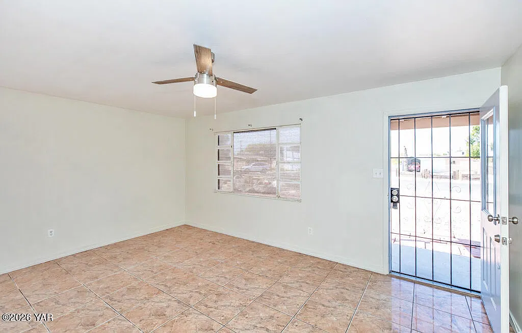 3 bed, 2.0 bath, 1270 sqft, $1,500 — Photo 2