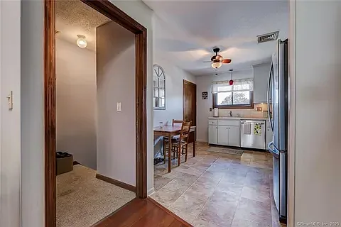 1104 Summer Hill Dr — Photo 2