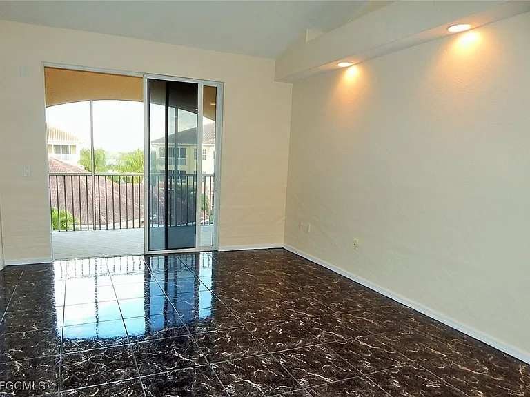 1113 Van Loon Commons Cir #304 — Photo 8