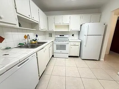 187 Stratford N #187 — Photo 6