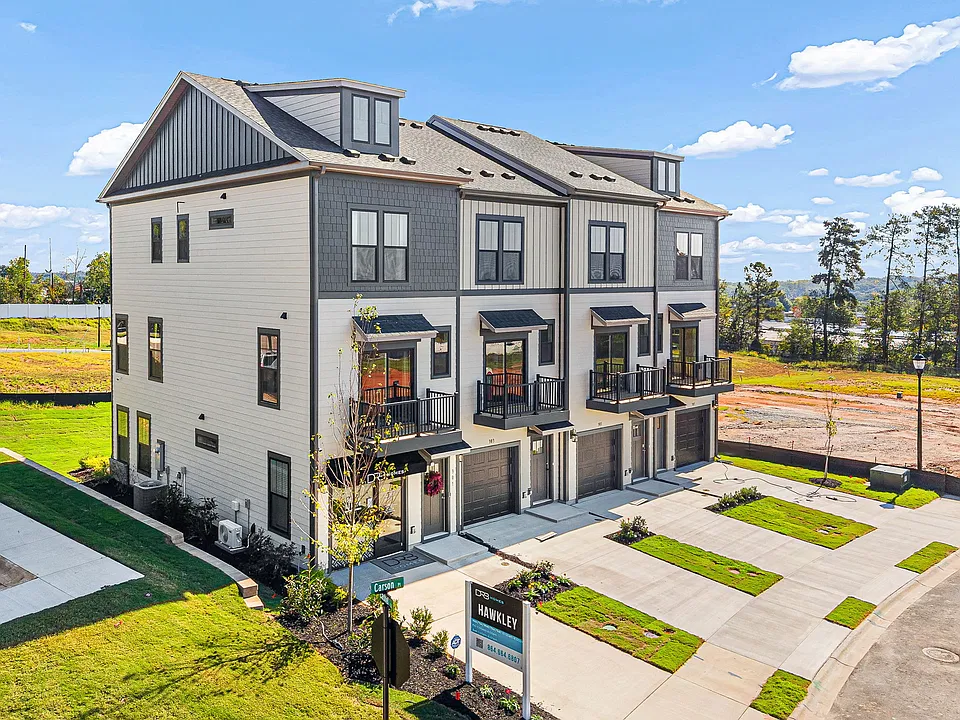 303 Carson Pl