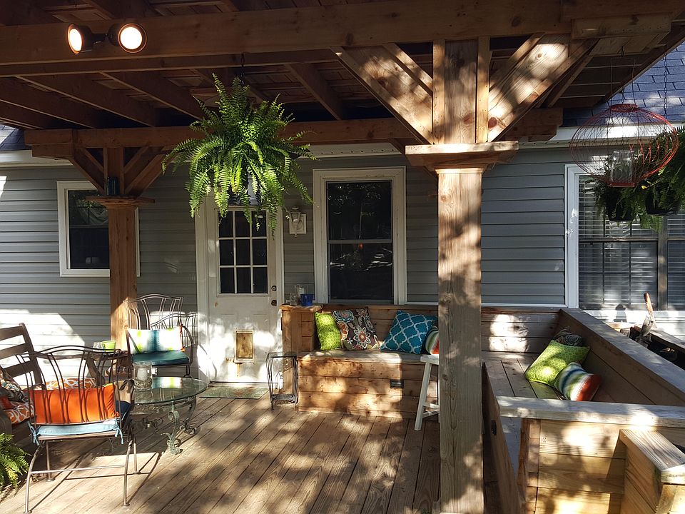 Back deck and bench seating