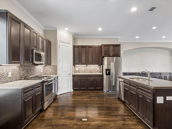 1105 E 27th St #B, Houston, TX 77009