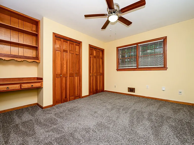 2595 Emerald Dr — Photo 6