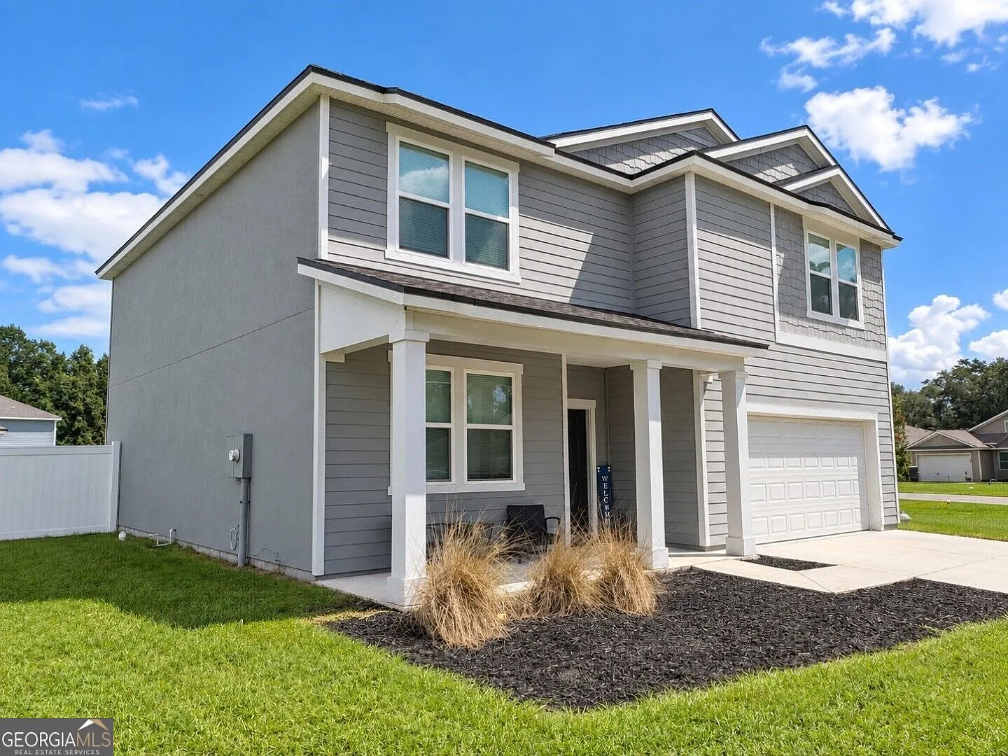 5 bed, 3.0 bath, 2400 sqft, $2,700 — Photo 2