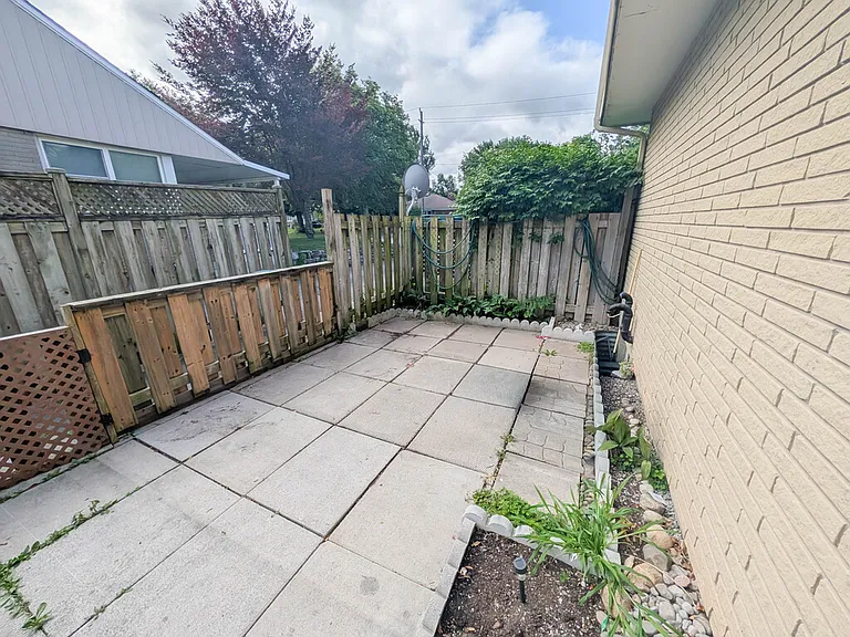 5967 Valley Way — Photo 23