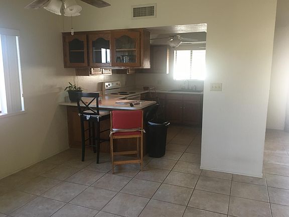 3rd image of 2781 Glengarry Dr