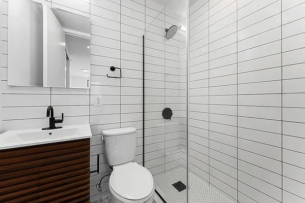 Bathroom, photo 1
