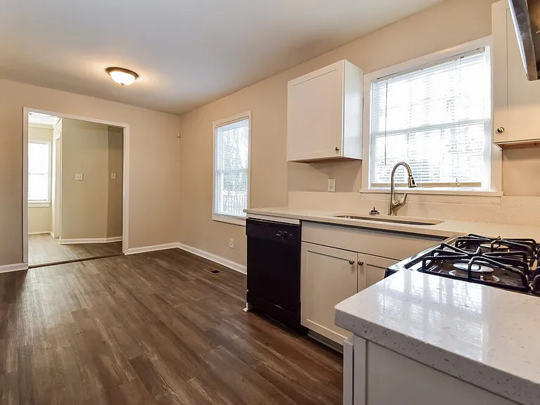 842 Bonneville Ter NW — Photo 7