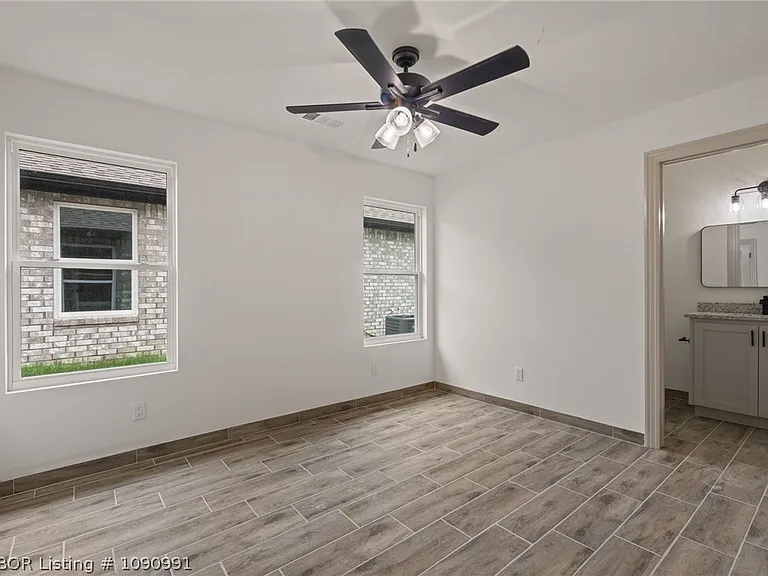10415 A & B Preston Ct — Photo 31