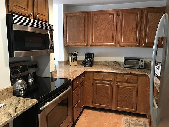 4th image of 212 Humphrey St Suite 204