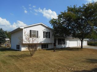 N6604 Knoll Rd, Elkhorn, WI 53121