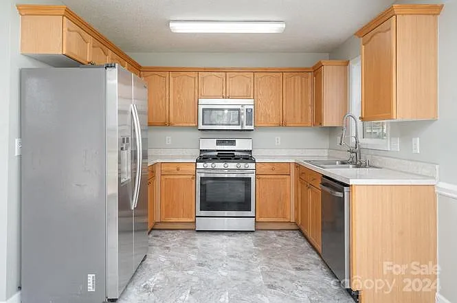 1247 Spring View Ct — Photo 10