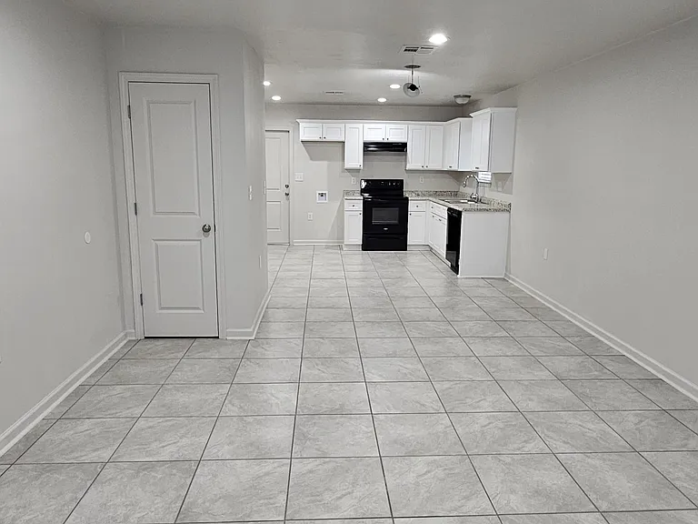 1658 Acadian Dr — Photo 4