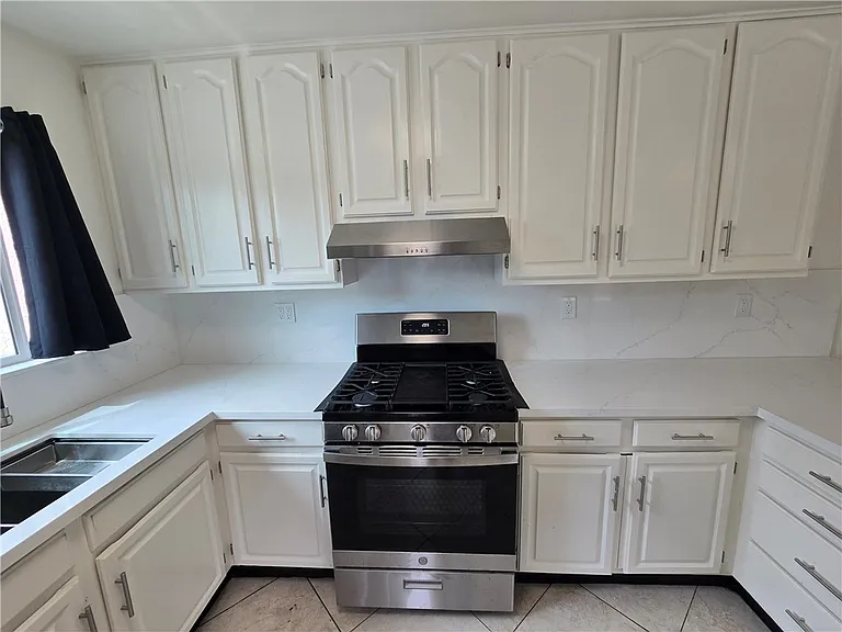 6683 Gross Ave — Photo 10