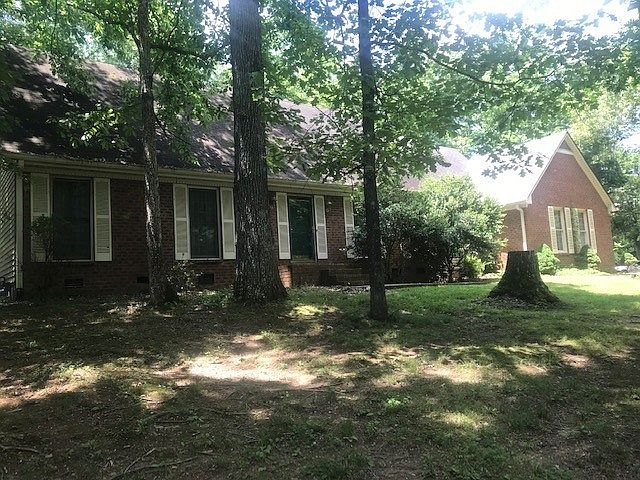 1st image of 601 Hilltop Dr