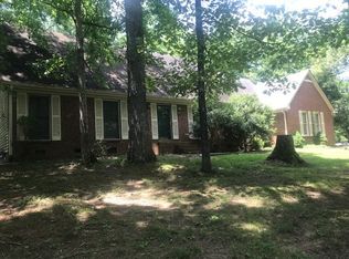 601 Hilltop Dr, Shelbyville, TN 37160