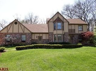 1746 Mason Knoll Rd, Saint Louis, MO 63131